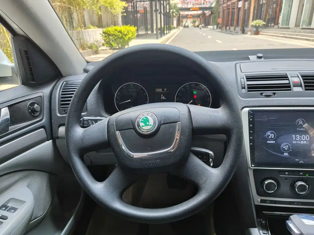 Skoda Octavia — миниатюра 9