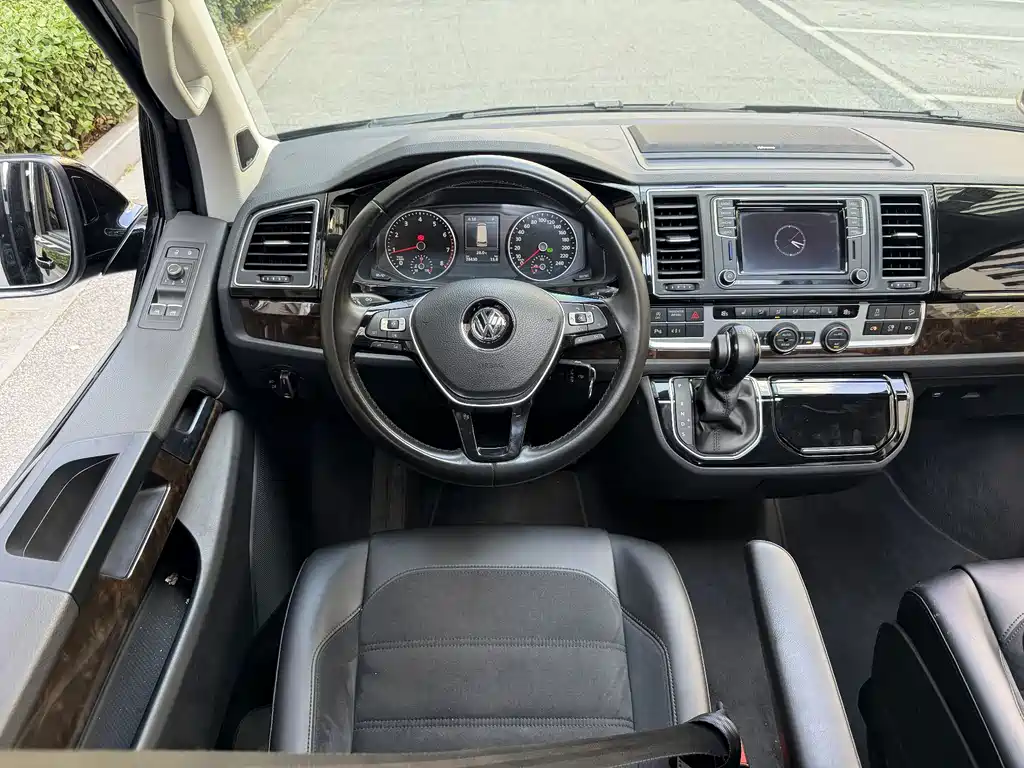 Volkswagen Multivan — миниатюра 17