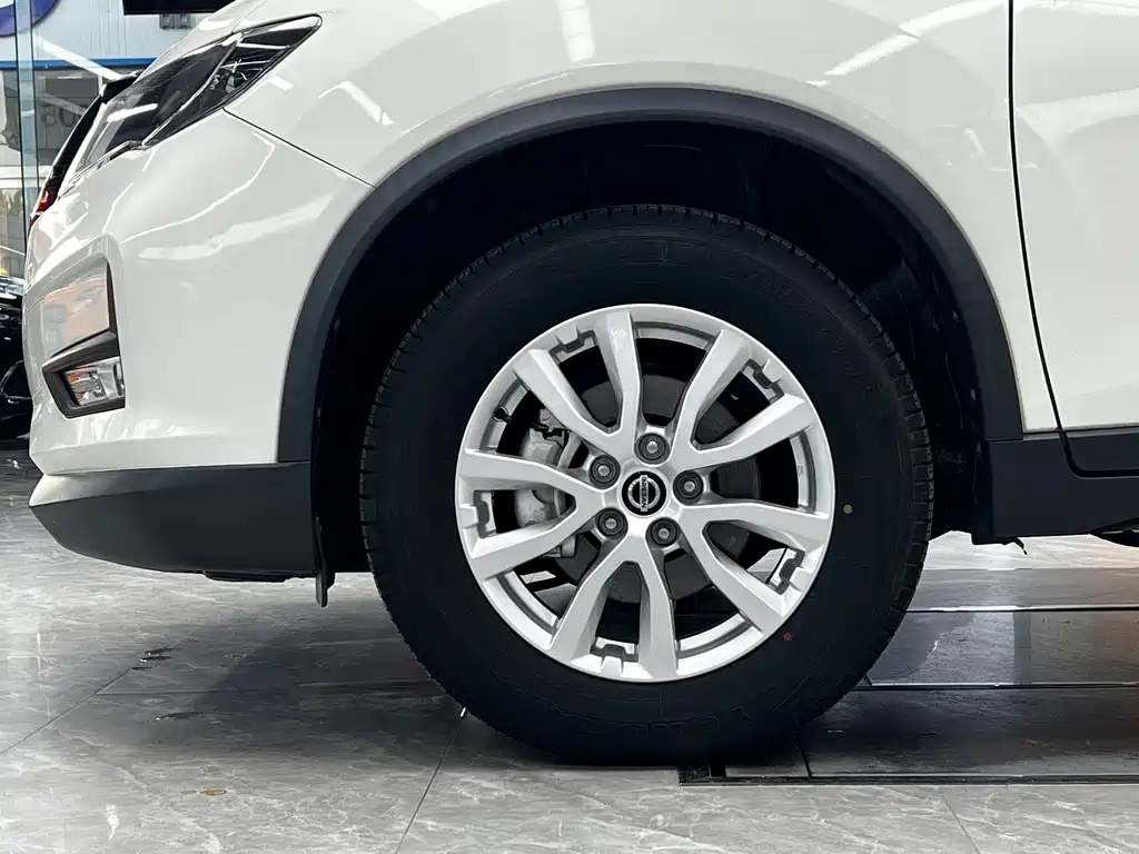 Nissan X-Trail — миниатюра 8