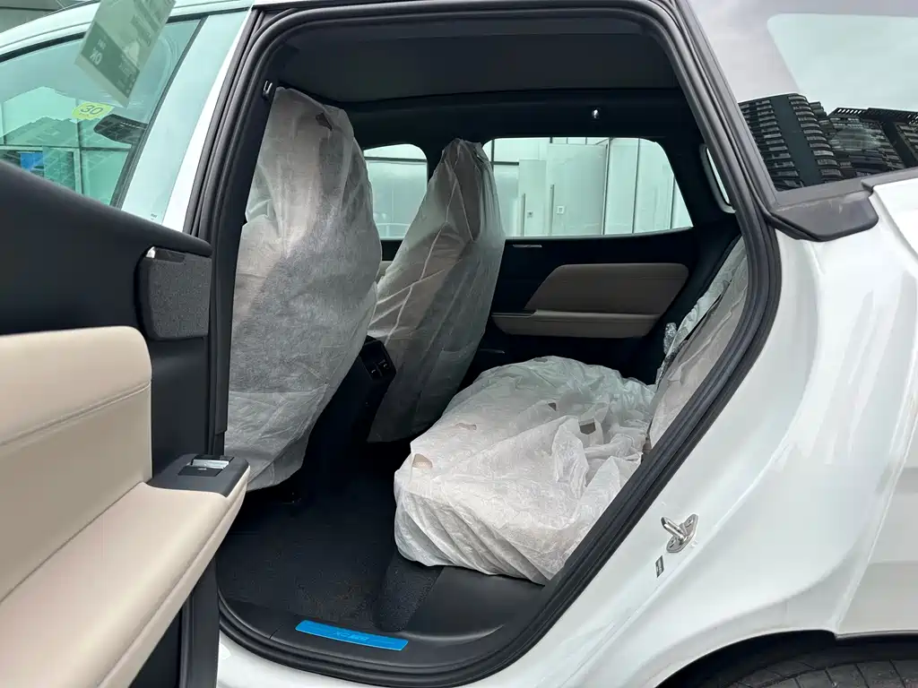 Volvo XC70 PHEV — миниатюра 9