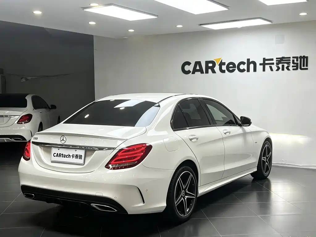 Mercedes-Benz C-Class — миниатюра 6