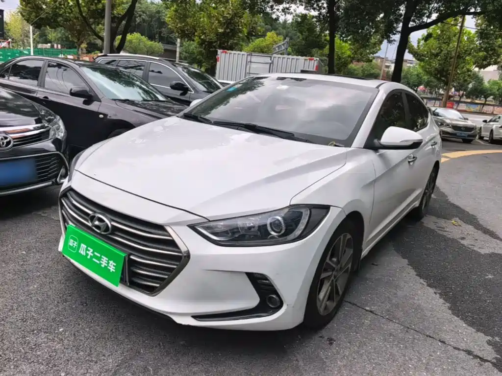Hyundai Elantra — миниатюра 2