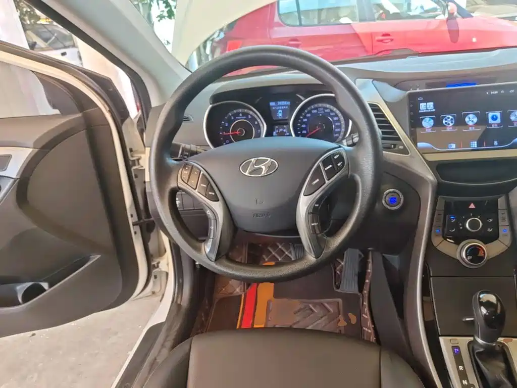 Hyundai Elantra Langdong — миниатюра 11