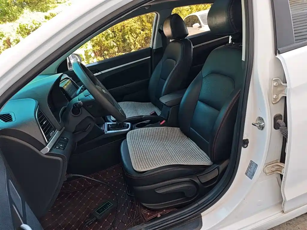 Hyundai Elantra — миниатюра 15