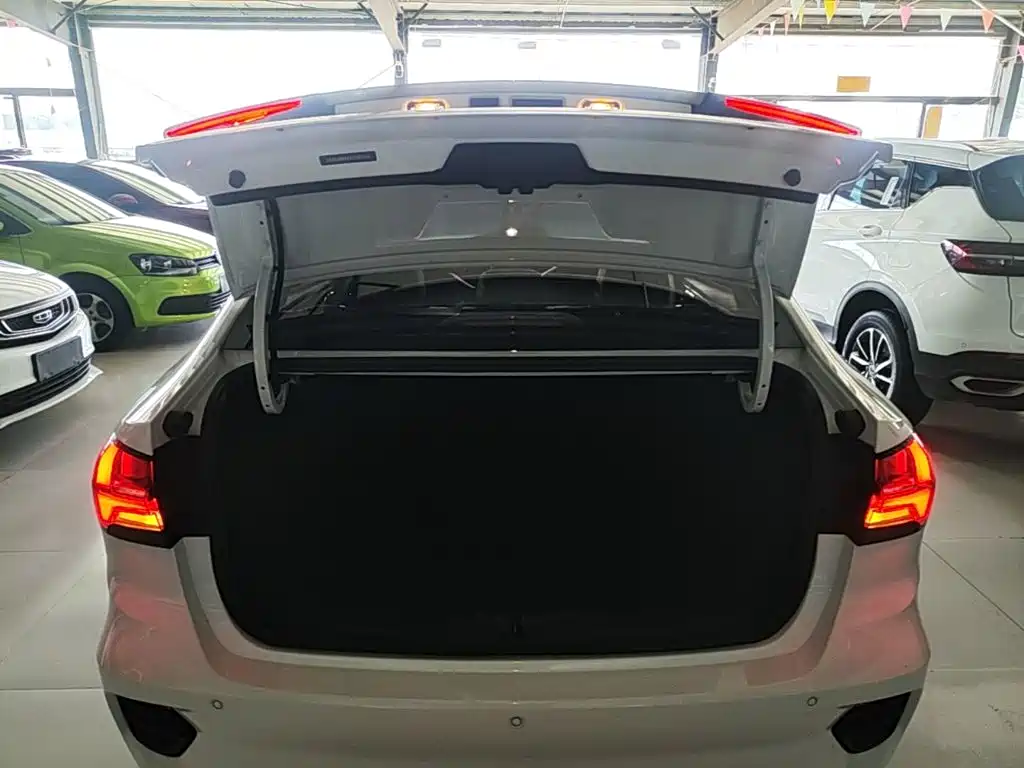 Roewe i5 — миниатюра 19