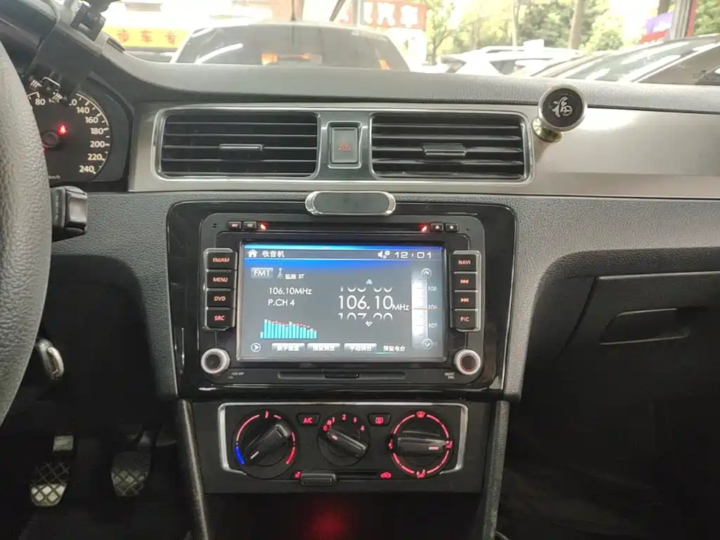Volkswagen Santana — миниатюра 13