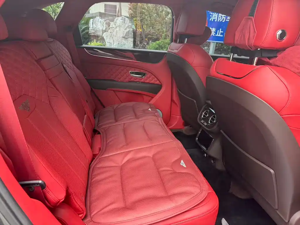 Bentley Bentayga — миниатюра 10
