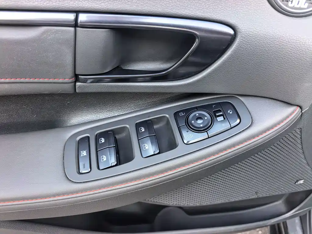Hyundai Sonata — миниатюра 12