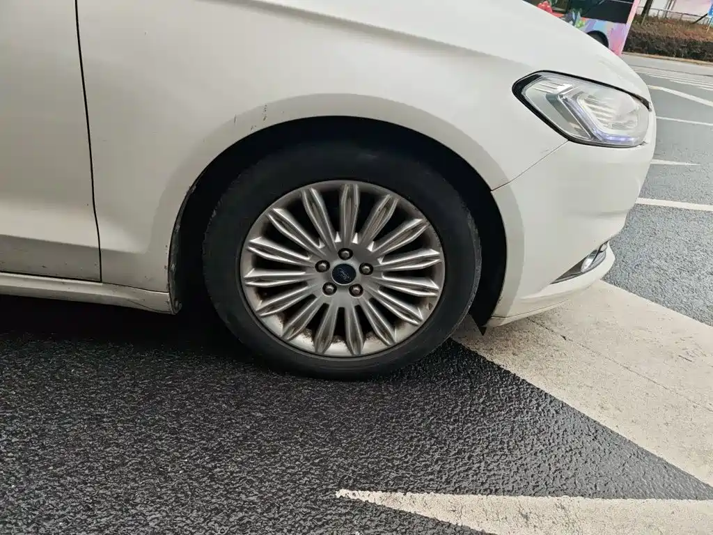 Ford Mondeo — миниатюра 9