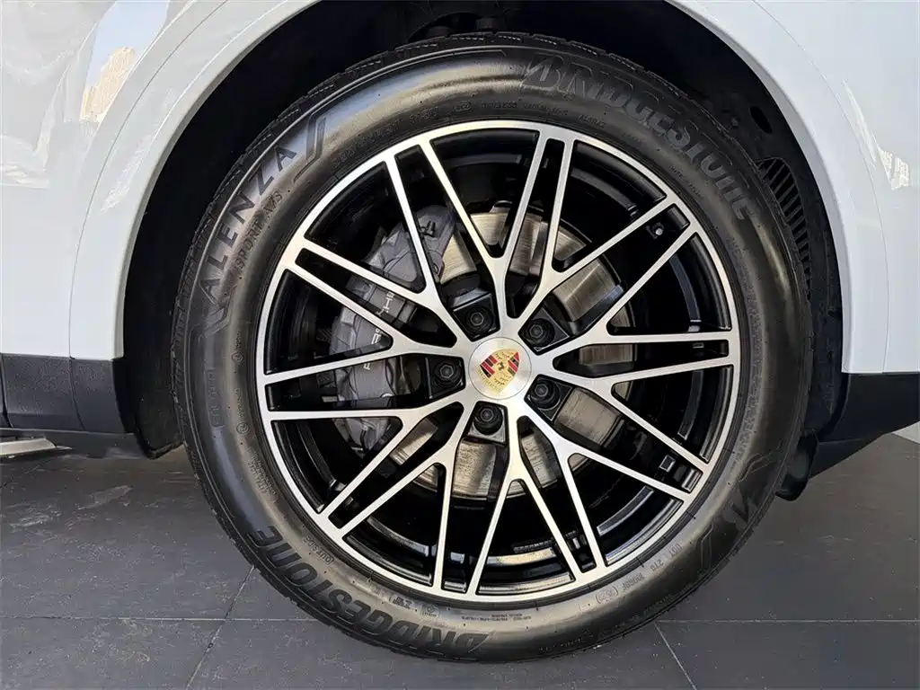 Porsche Cayenne Hybrid — миниатюра 13