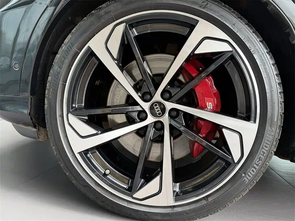 Audi SQ7 — миниатюра 13