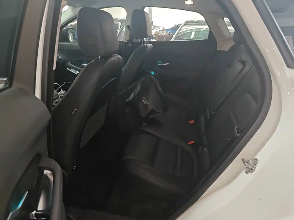 Jaguar E-PACE — миниатюра 17