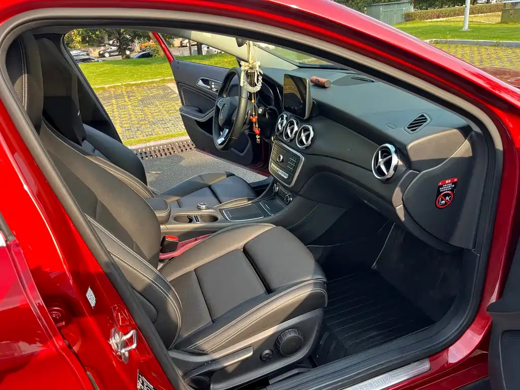 Mercedes-Benz GLA — миниатюра 10