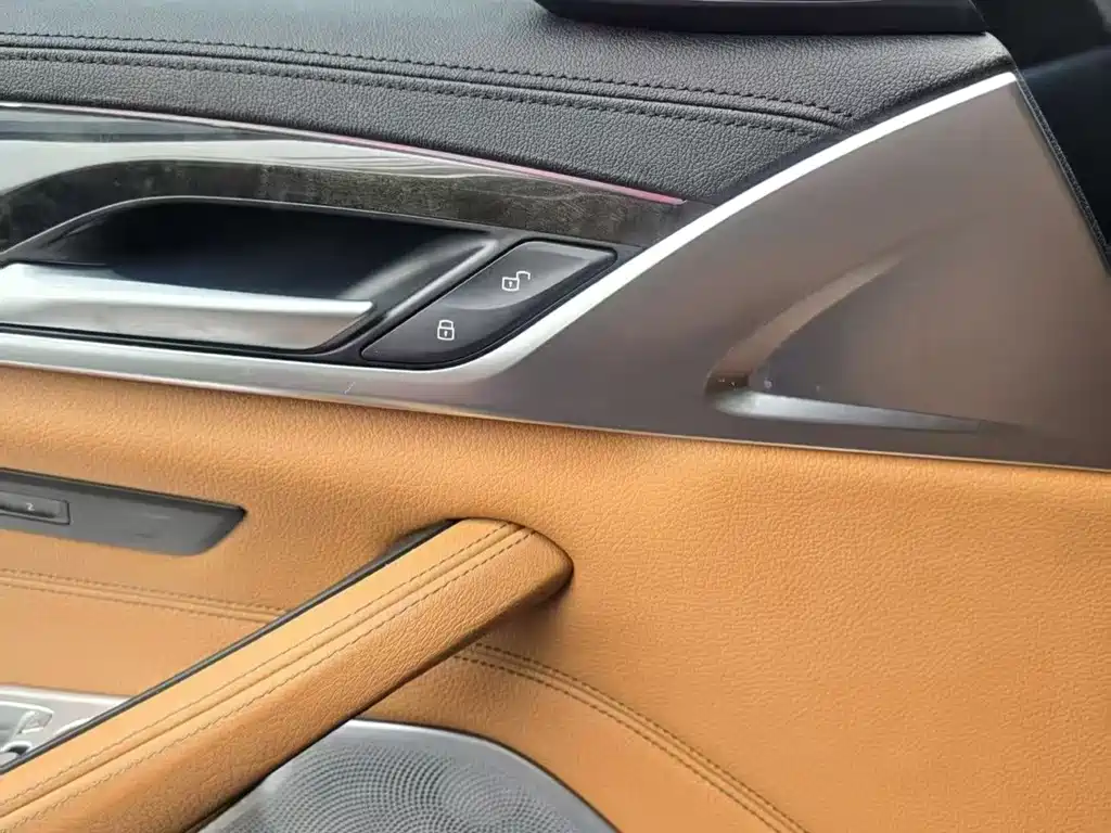 BMW 5 Series — миниатюра 3