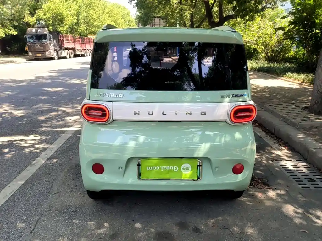 Wuling MINIEV — миниатюра 6