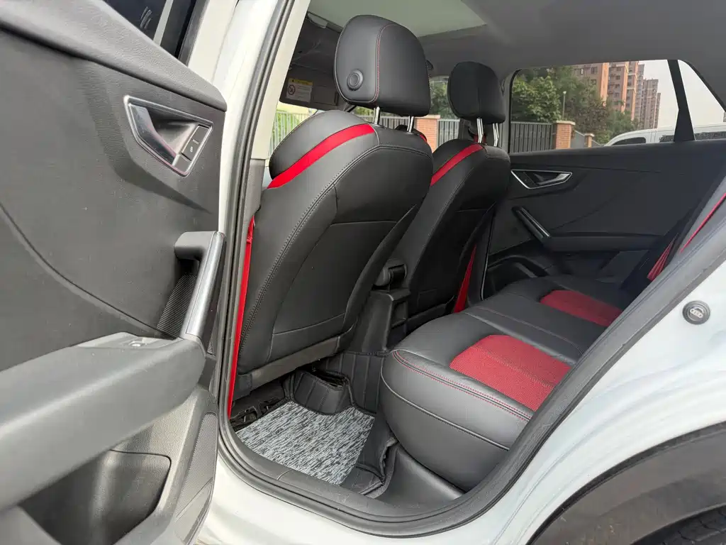 Audi Q2L — миниатюра 4