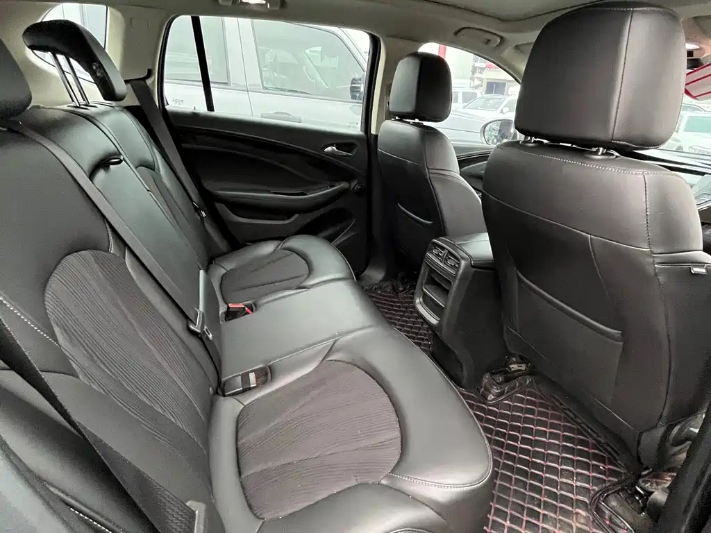 Buick Envision Plus — миниатюра 8