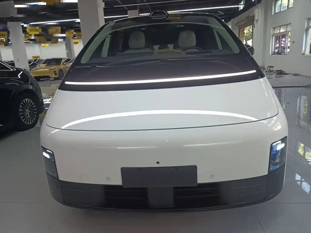 Li Auto Li MEGA — миниатюра 3