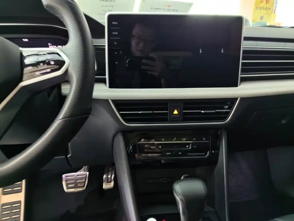 Volkswagen Tiguan L — миниатюра 13