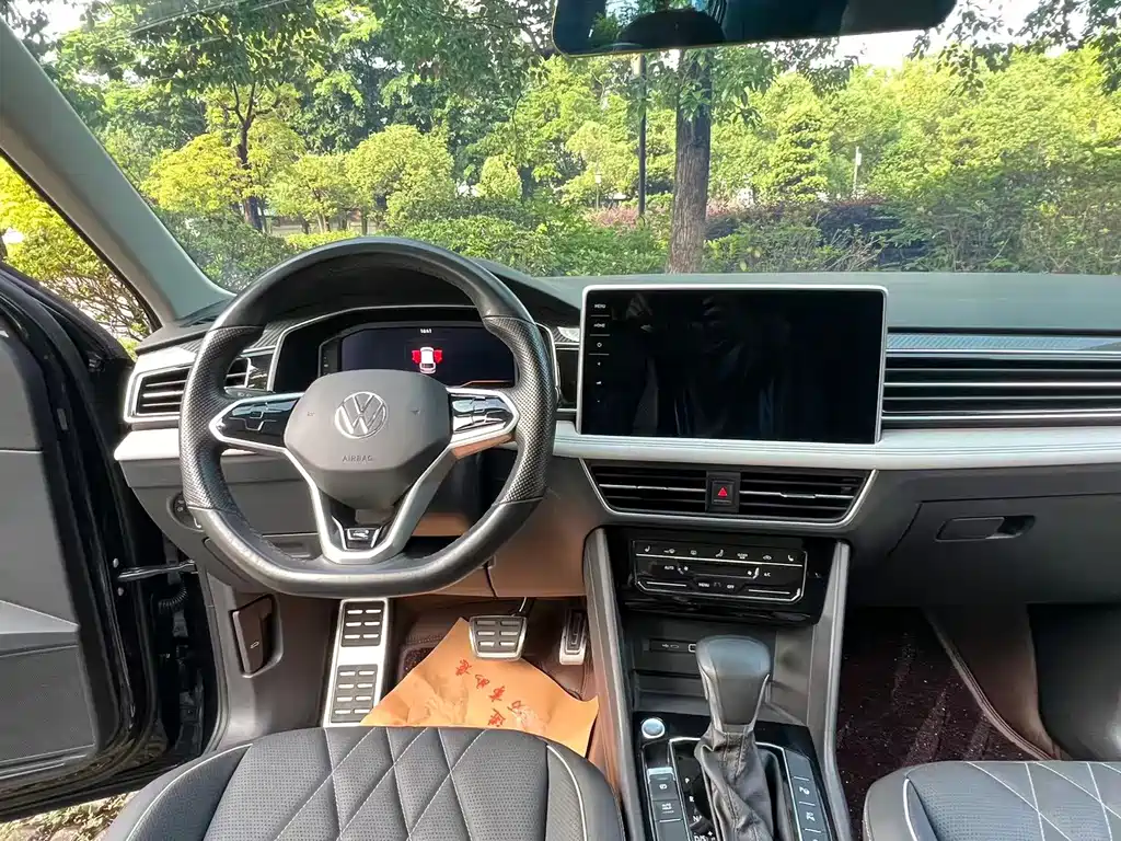 Volkswagen Tiguan L — миниатюра 12