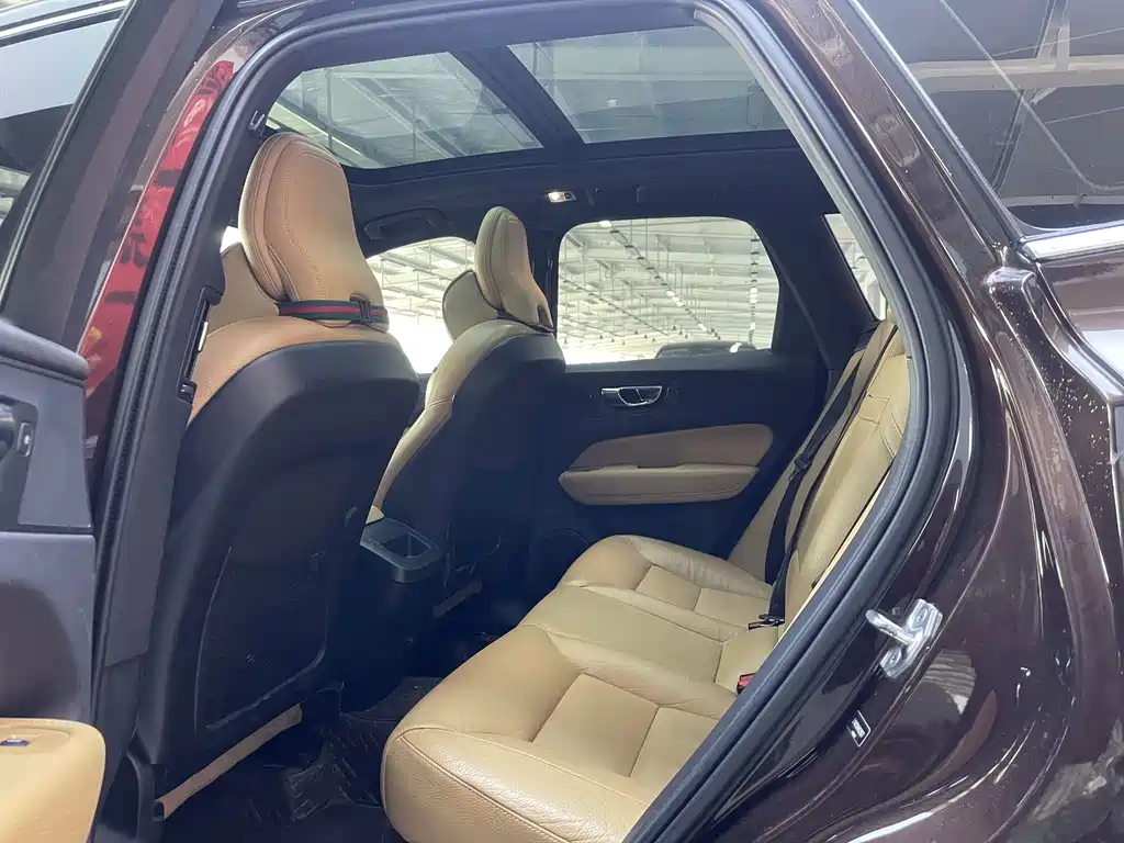 Volvo XC60 — миниатюра 12