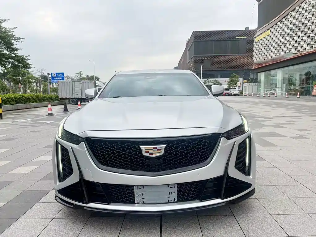 Cadillac CT5 — миниатюра 2