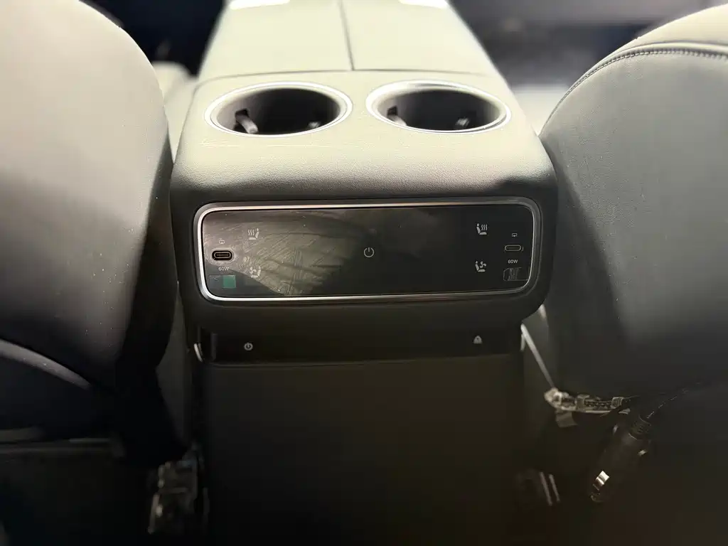 Li Auto Li L8 — миниатюра 12