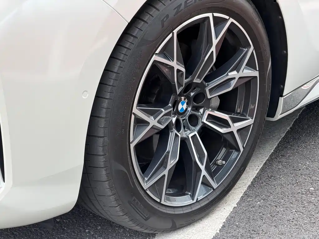 BMW 7 Series — миниатюра 9