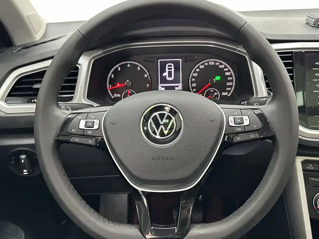 Volkswagen T-Roc — миниатюра 12