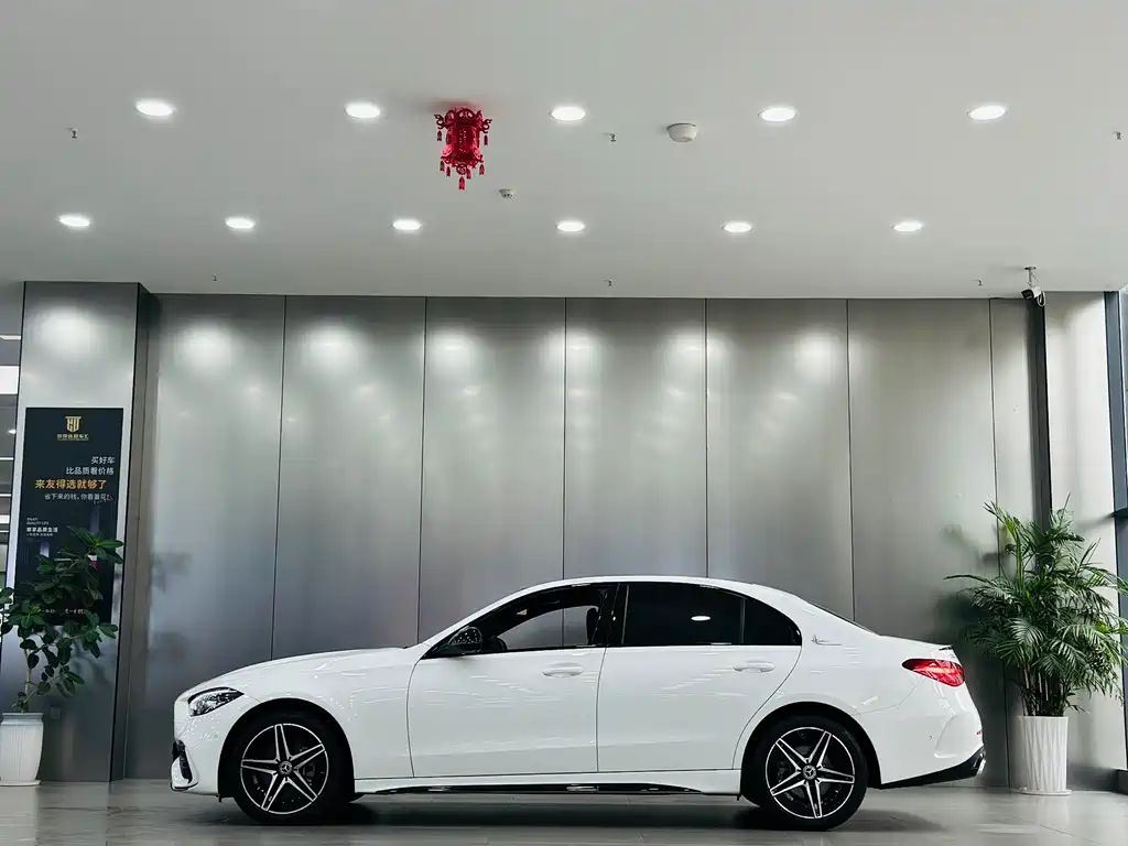 Mercedes-Benz C-Class — миниатюра 9
