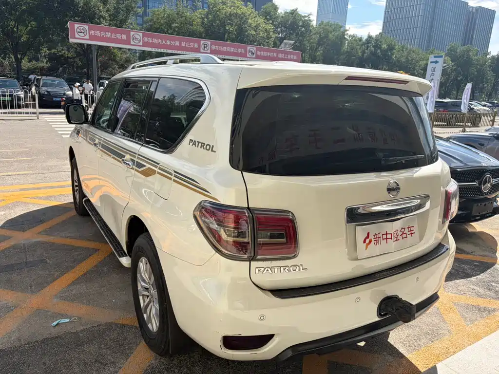 Nissan Patrol — миниатюра 4