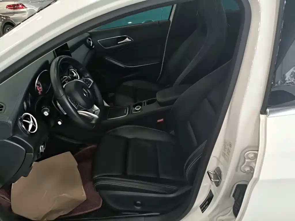 Mercedes-Benz GLA — миниатюра 15