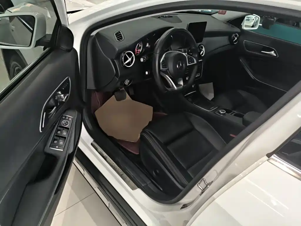 Mercedes-Benz GLA — миниатюра 16