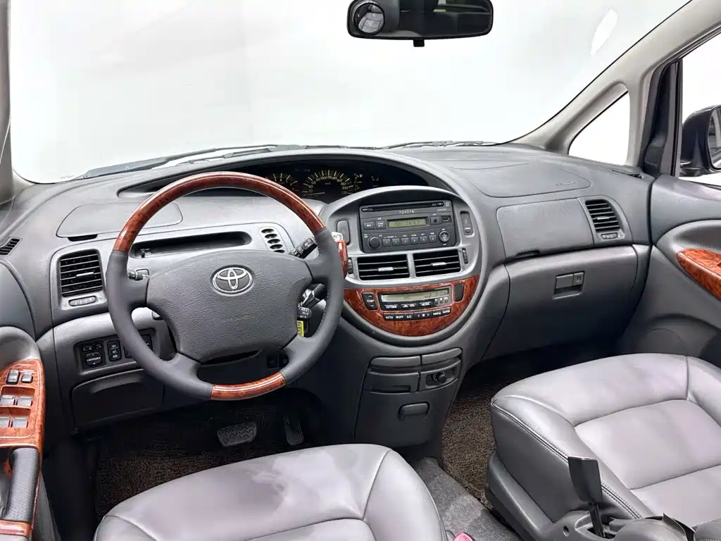 Toyota Previa — миниатюра 12