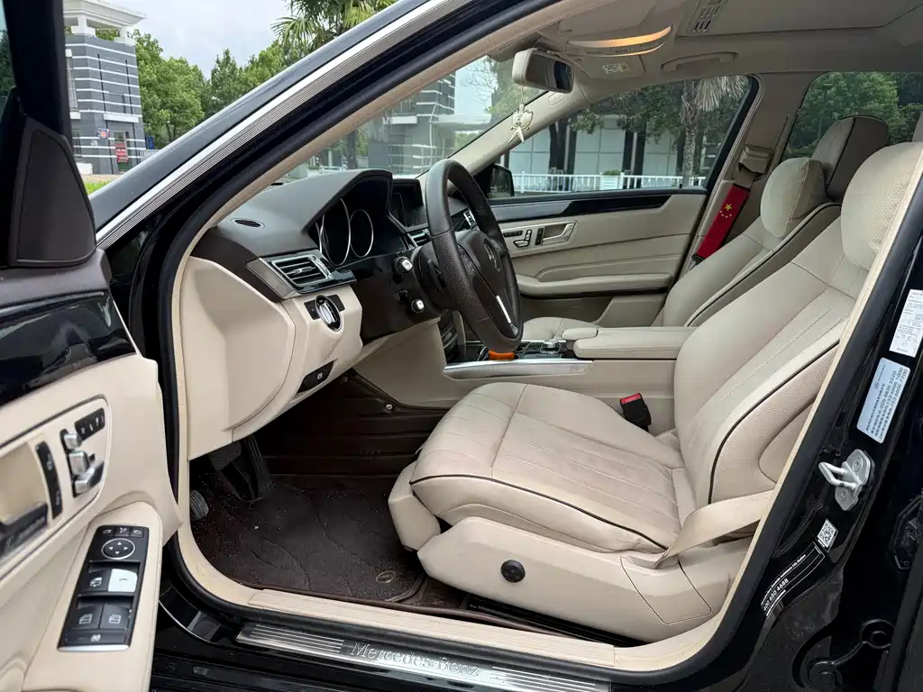 Mercedes-Benz E-Class — миниатюра 8