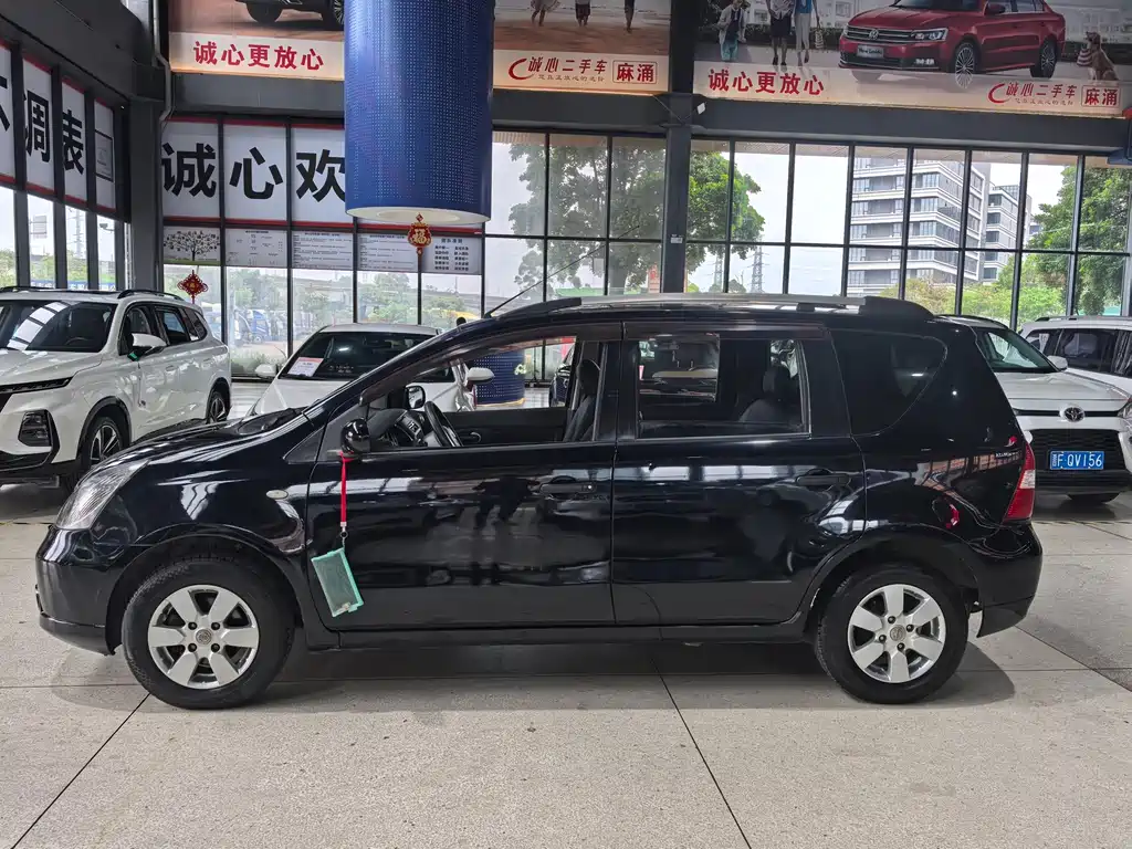 Nissan Livina — миниатюра 2