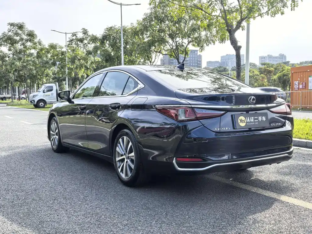 Lexus ES — миниатюра 5