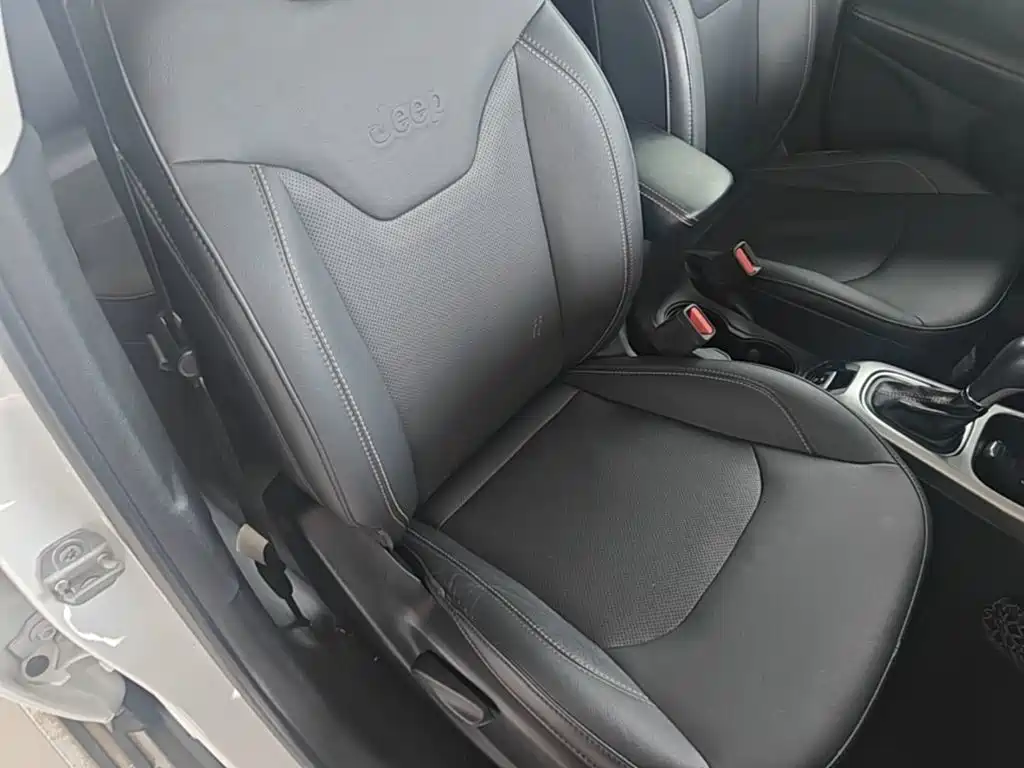 Jeep Compass — миниатюра 25