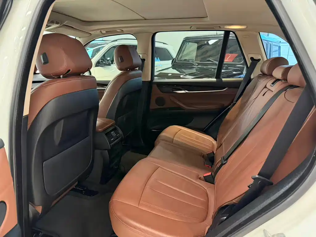 BMW X5 (Import) — миниатюра 7