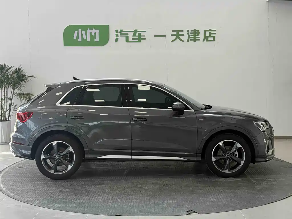 Audi Q3 2023 35 TFSI Fashion (1.4T)