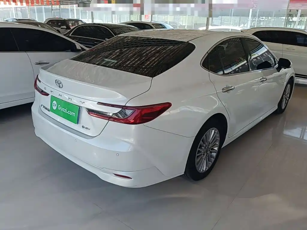 Toyota Camry — миниатюра 7