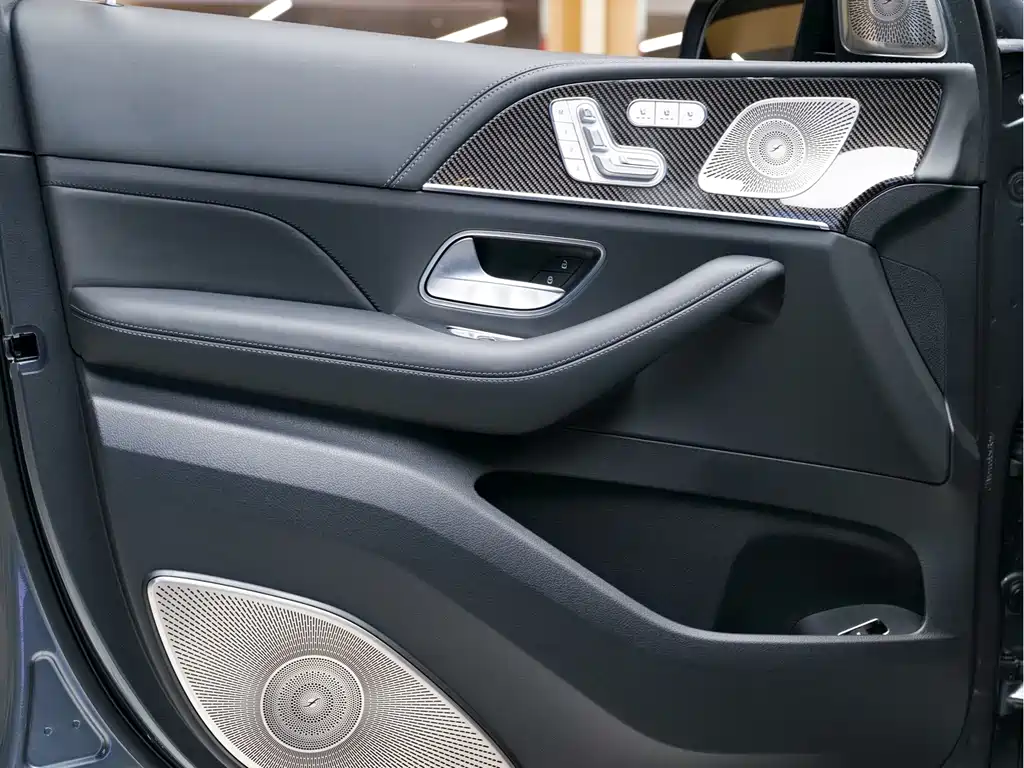 Mercedes-Benz GLS AMG — миниатюра 9