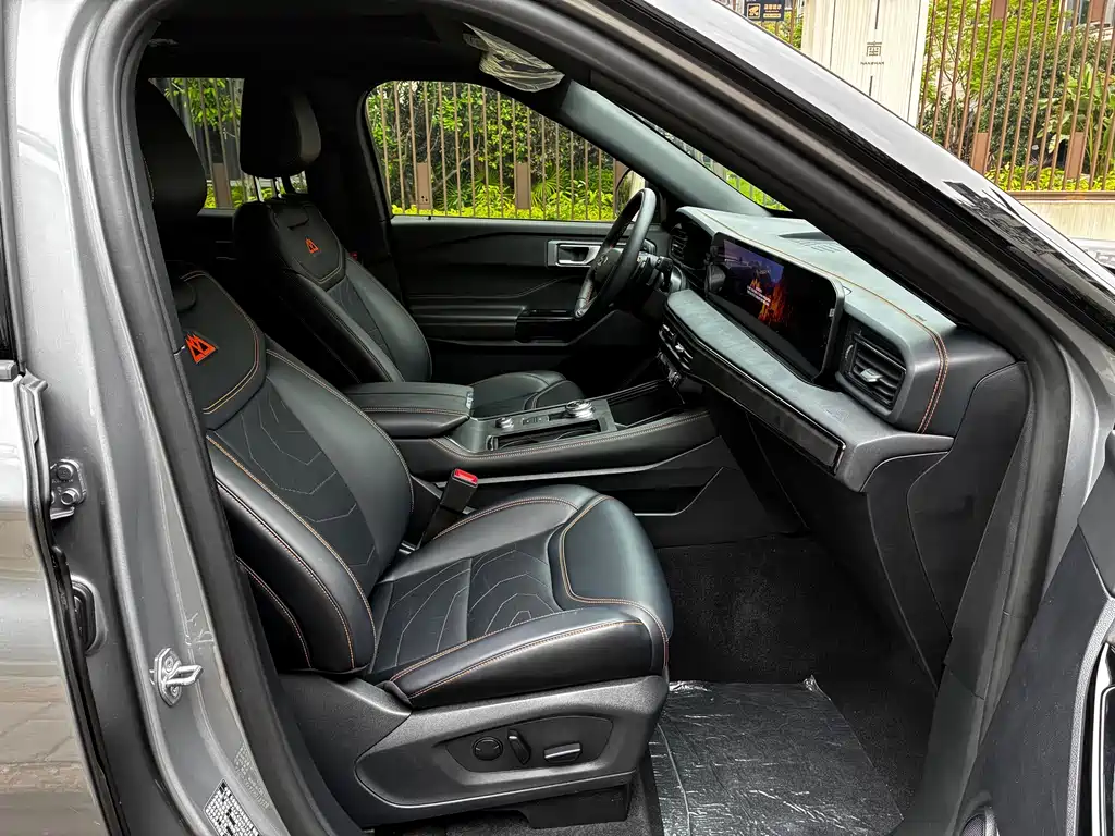 Ford Explorer — миниатюра 12