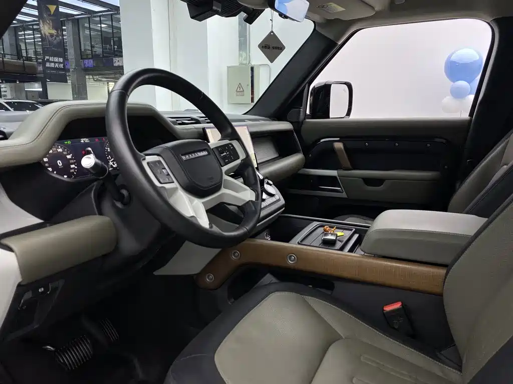 Land Rover Defender — миниатюра 35