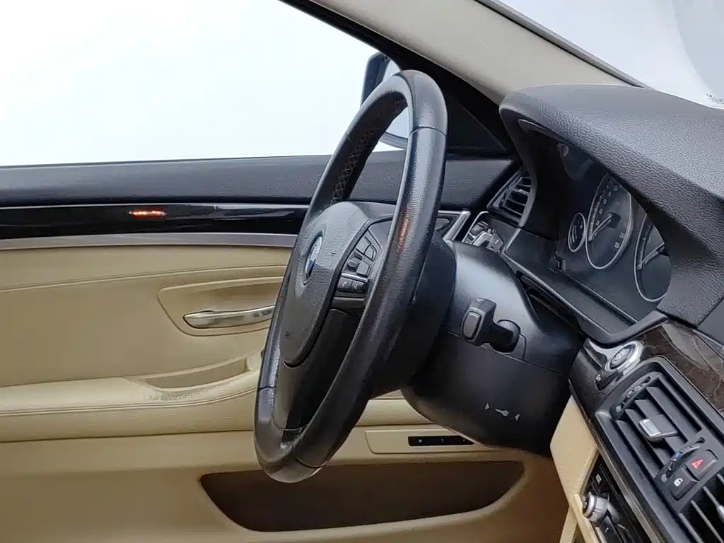 BMW 5 Series — миниатюра 22