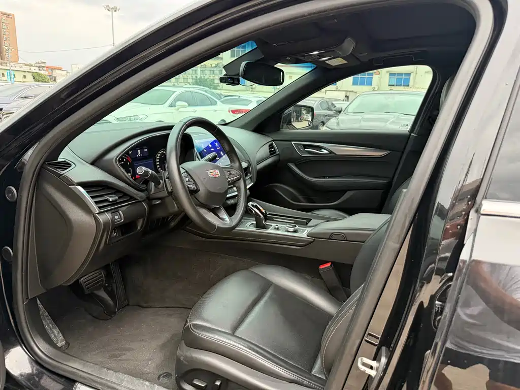 Cadillac CT5 — миниатюра 7