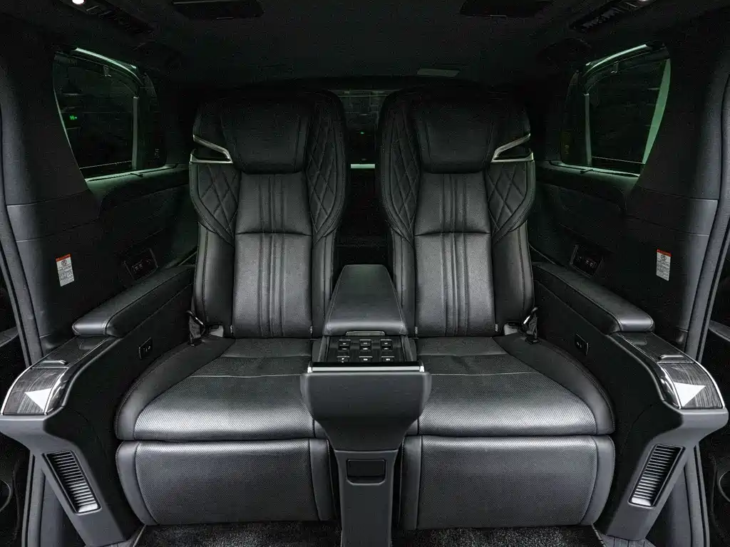 Lexus LM — миниатюра 7