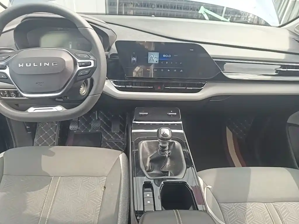 Wuling Victory — миниатюра 14