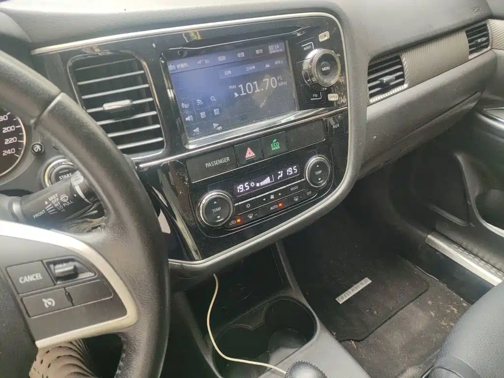 Mitsubishi Outlander (Import) — миниатюра 10
