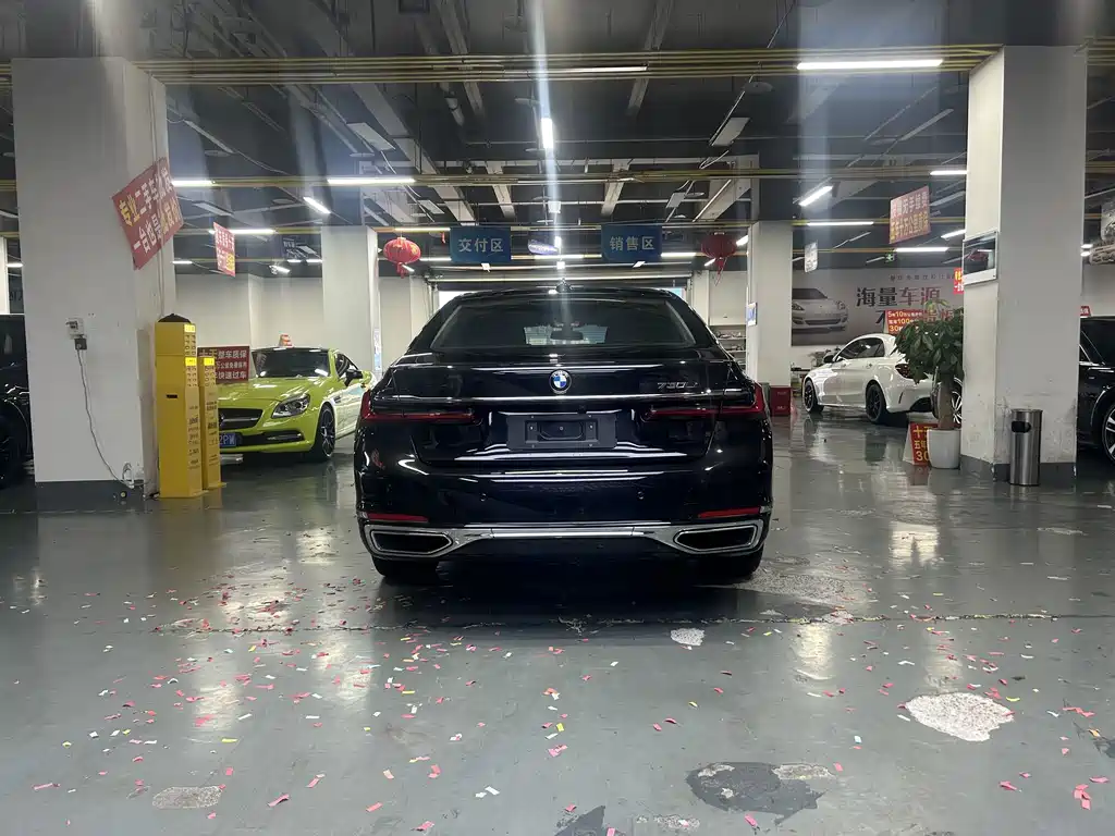 BMW 7 Series — миниатюра 14